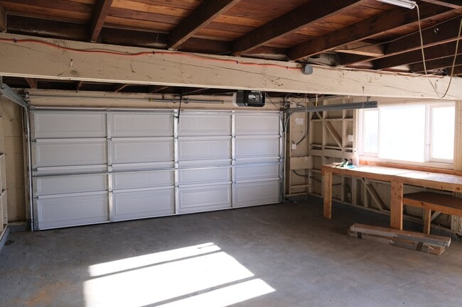 Building Photo - 1112 Flamingo Ave