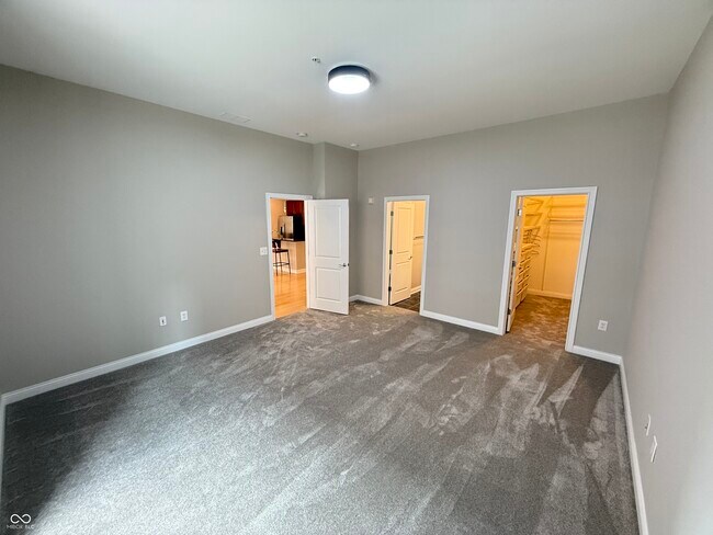 Building Photo - 350 N Meridian St