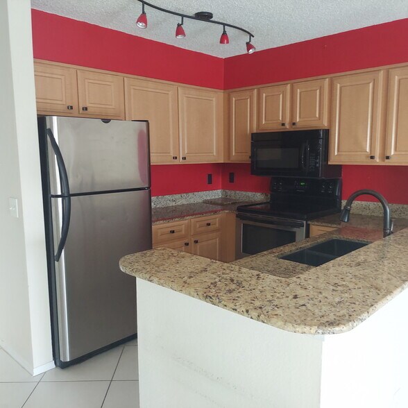 Building Photo - 2400 Feather Sound Dr