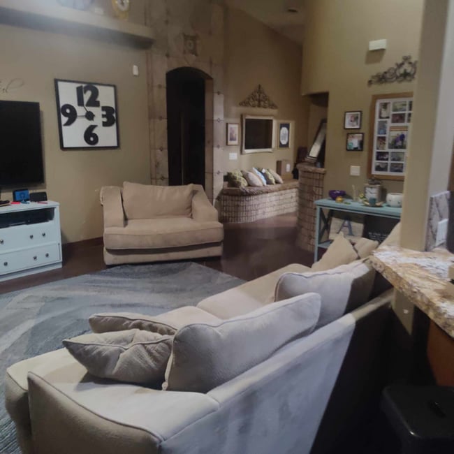 Building Photo - 219 700 N