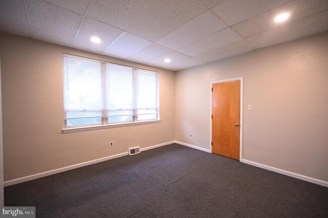 Building Photo - 980 Davisville Rd