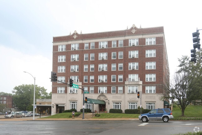 Building Photo - Castlereagh Apartments