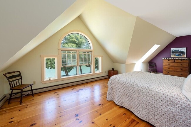 Building Photo - Gorgeous Harpswell Waterfront Property for...