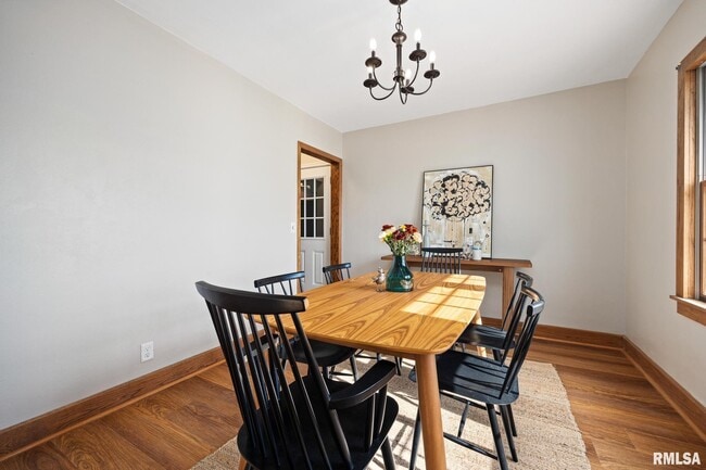 Building Photo - 205 W Glen Ave