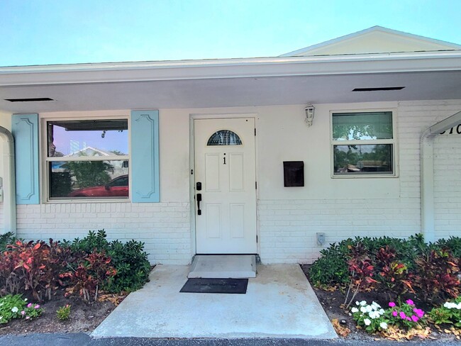 Building Photo - 3101 Albatross Rd