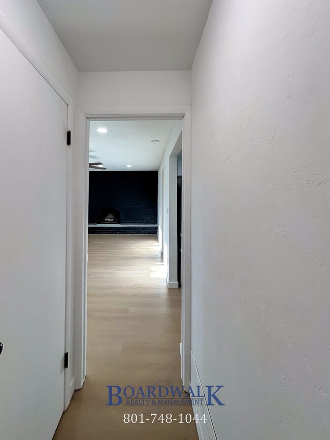 Building Photo - 259 S 230 E