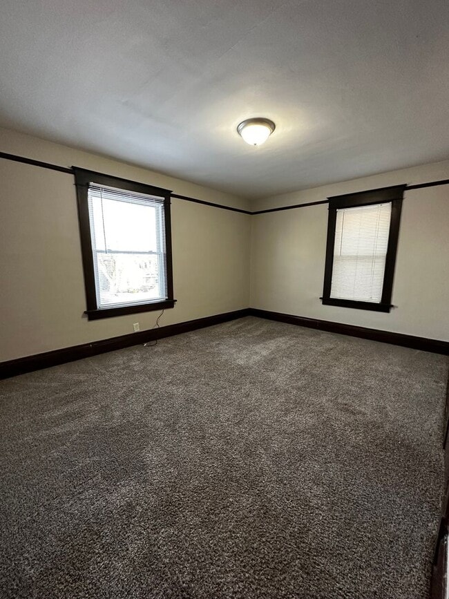 Building Photo - 1608-1610 12th Ave Moline, IL