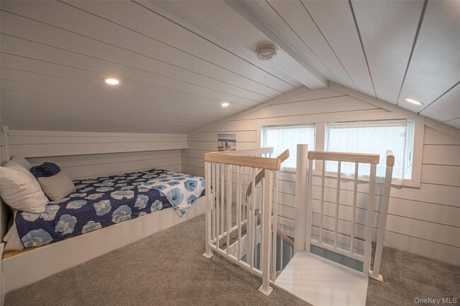 Building Photo - 71 S Bay Dr