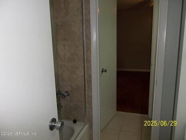 Building Photo - 2300 Twelve Oaks Dr