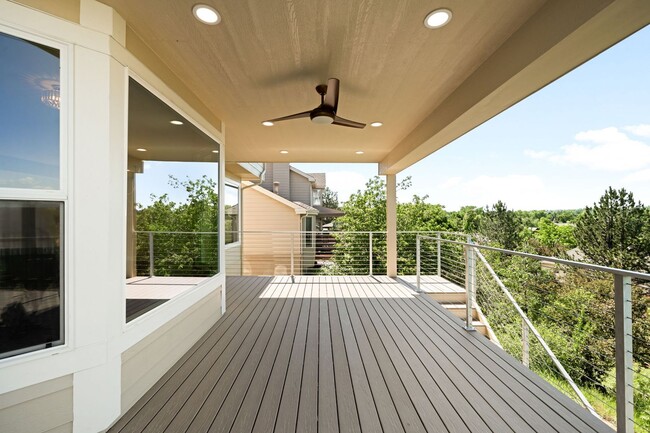Building Photo - Luxury 6BD, 5BA Recently Remodeled Littlet...