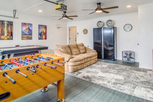 Building Photo - 311 S 16th St