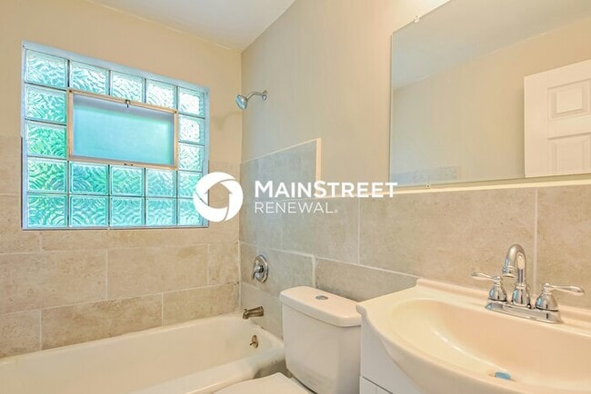 Building Photo - 3 Bedroom Pet-Friendly Home in St. Louis, ...