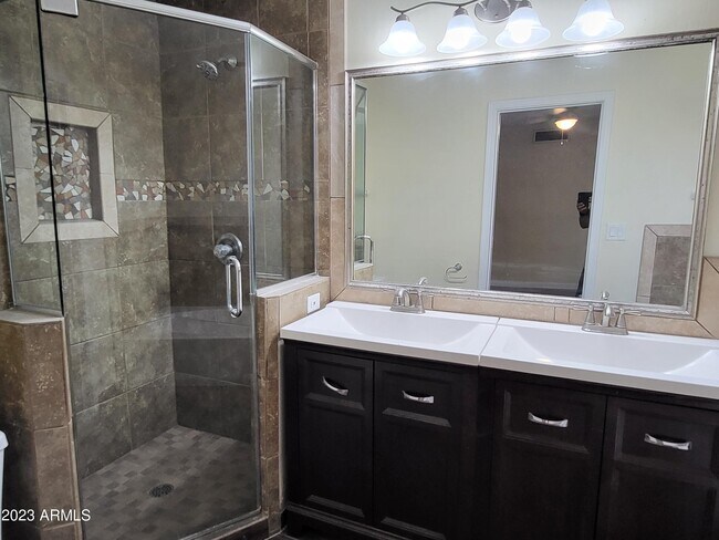 Building Photo - 7410 W Cholla St