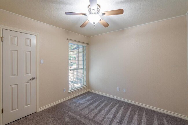 Building Photo - 2604 Bluebonnet Valley Dr