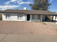 Building Photo - Charming 3-Bedroom Home with Spacious Back...