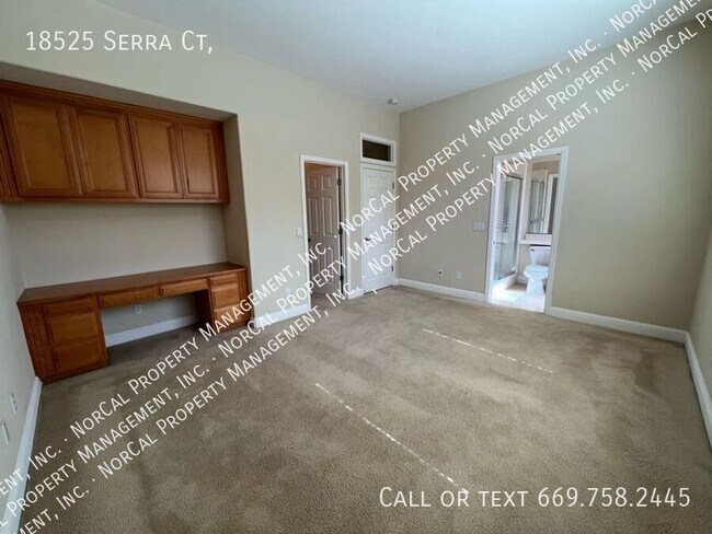 Building Photo - 18525 Serra Ct