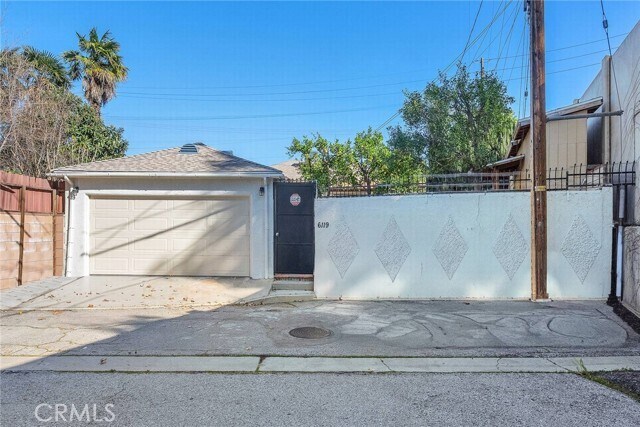 Building Photo - 6119 Tampa Ave