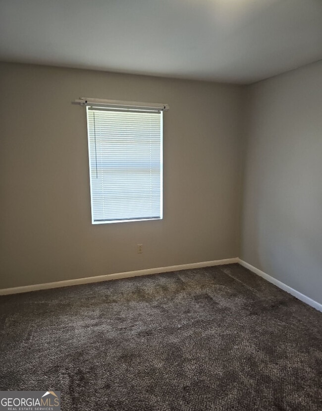 Building Photo - 6494 Lower Dixie Lake Rd