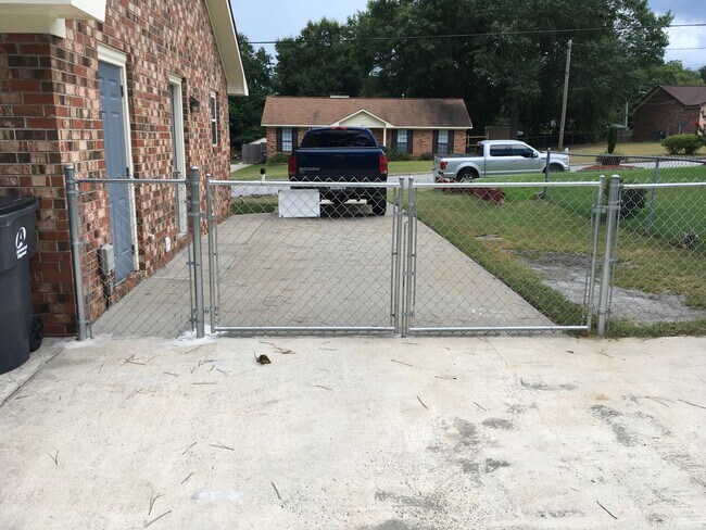 Building Photo - 3 Bedroom 2 Bath in Grovetown