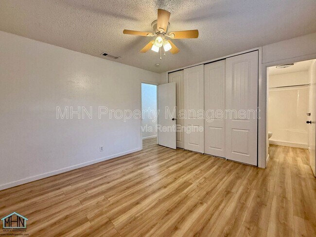 Building Photo - 9607 Gold Hl Dr