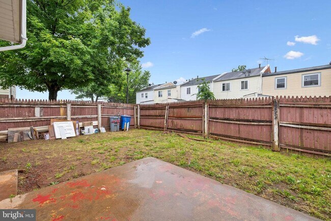 Building Photo - 8157 Community Dr