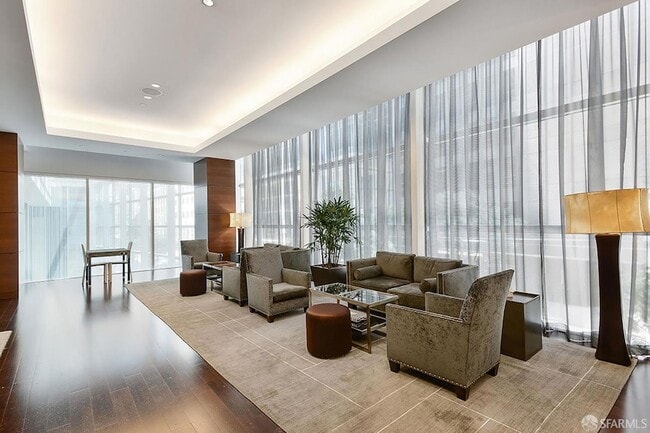 Building Photo - 301 Mission St