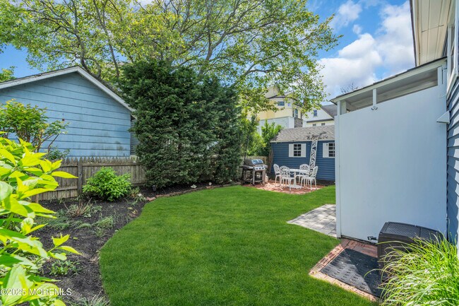 Building Photo - 39 East End Ave