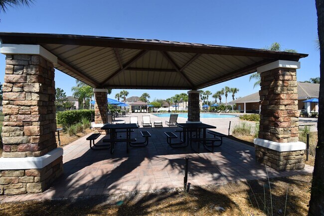 Building Photo - 4 Bed/3.5 Bath, Pool and Waterfront home, ...
