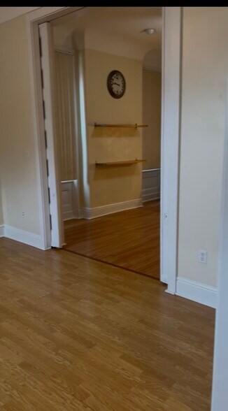 Building Photo - 2306 Sidney St