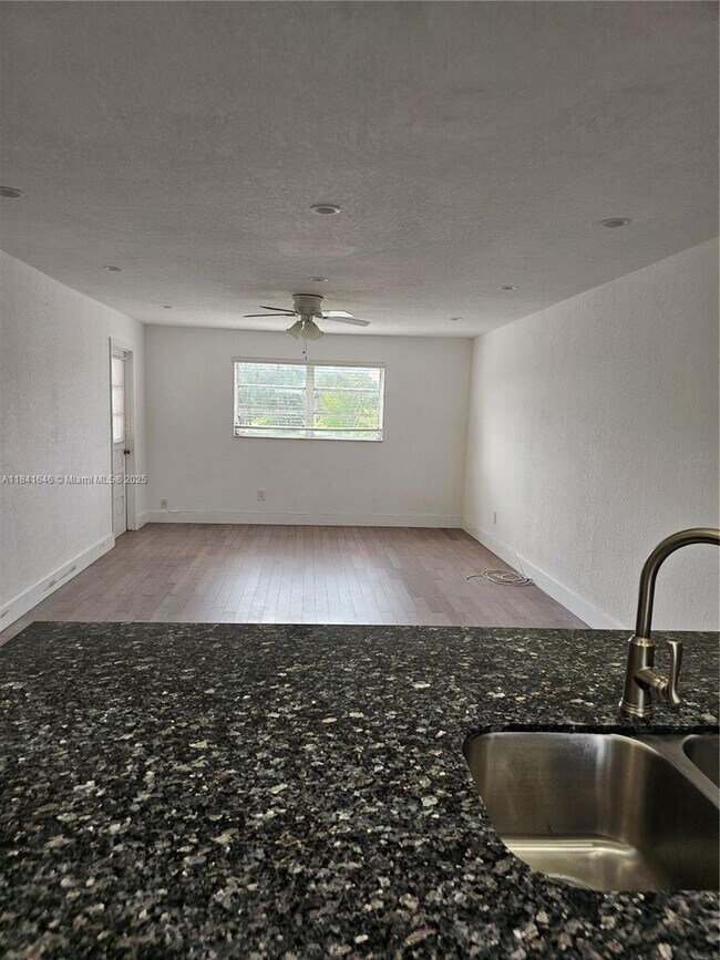 Building Photo - 2510 SW 81st Ave