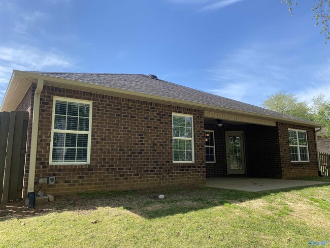 Building Photo - 128 Somerset Park Dr