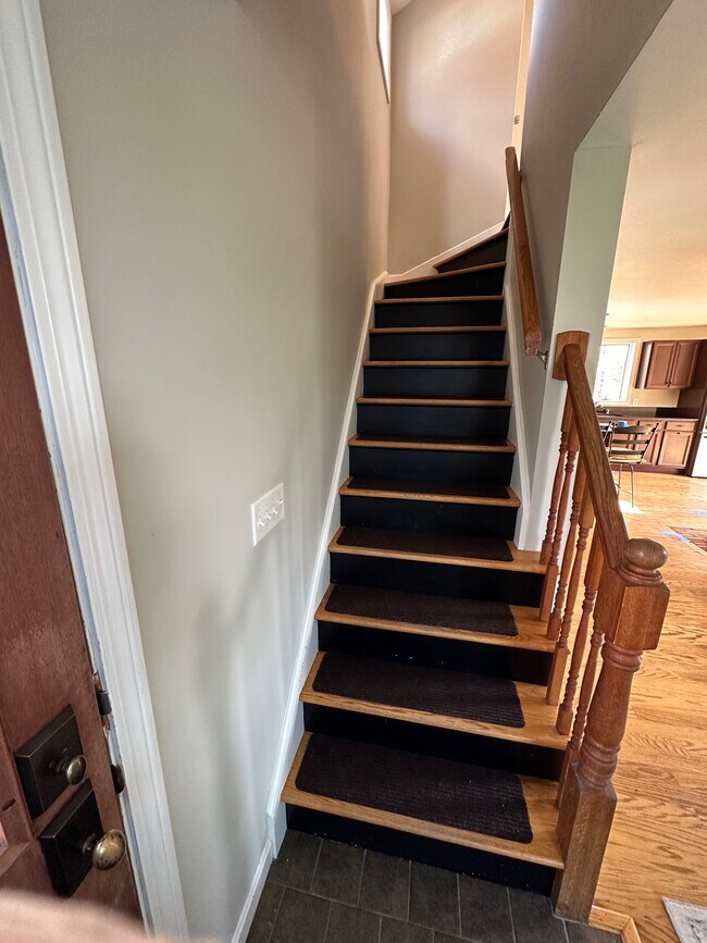 Stairs up from front entry - 480 Newington Rd