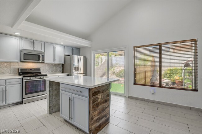 Building Photo - 3557 Sedwick Dr