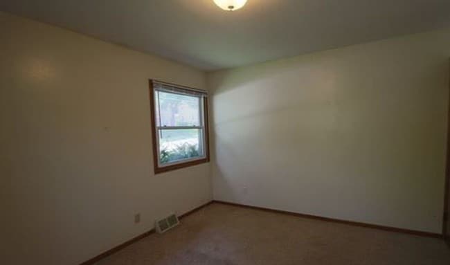Building Photo - 448 N Grandview Blvd