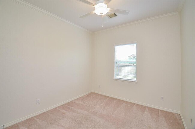 Building Photo - 7706 Bayou Green Ln