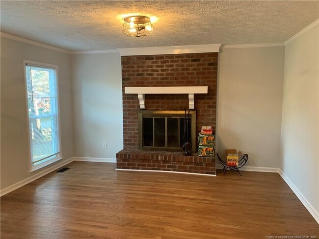 Building Photo - 5800 Lagu Pl