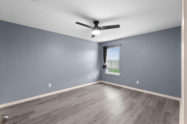 Building Photo - 5727 Treasure Cove Rd