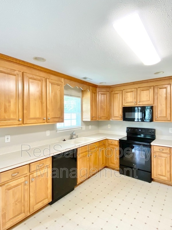 Building Photo - 110 Mulberry Ct