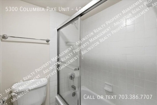 Building Photo - 5300 Columbia Pike