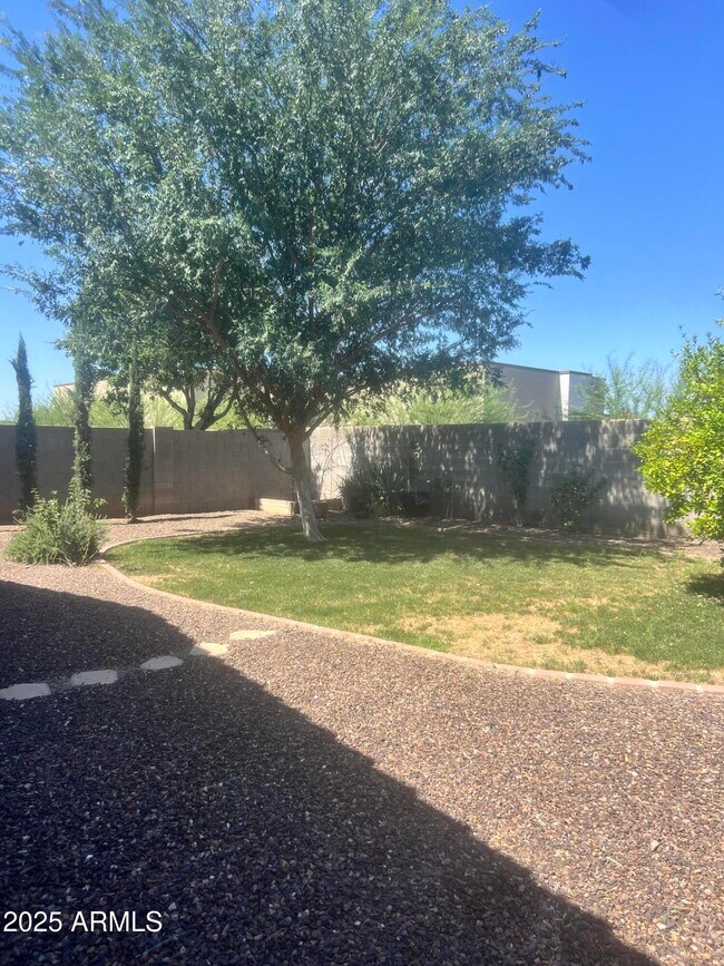 Building Photo - 36018 N Richardson Dr