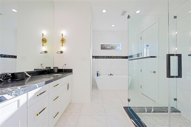 Building Photo - 3111 Hedgerow Dr