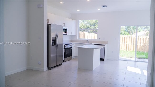 Building Photo - 27651-27155 CT