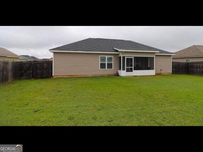 Building Photo - 303 S Charity Ln