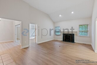 Building Photo - 6 Tiburon Pl