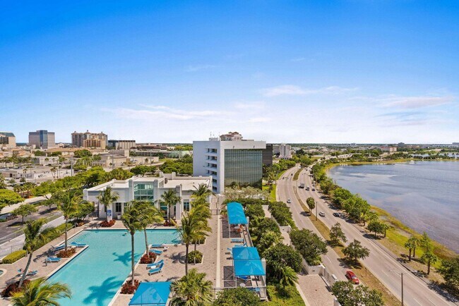 Building Photo - 300 S Australian Ave