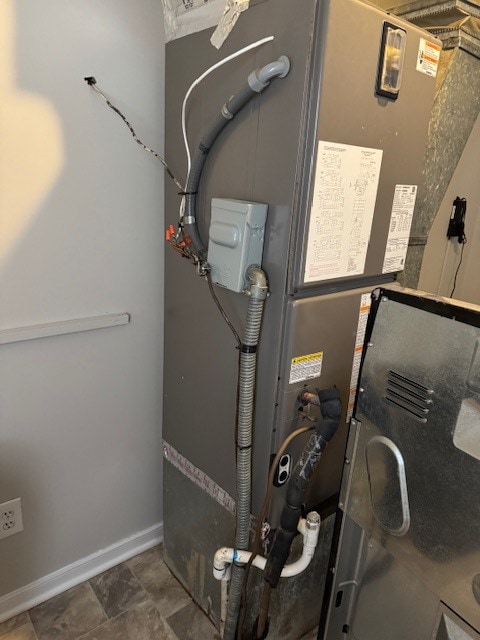 Building Photo - 6217 Meadwood Cir