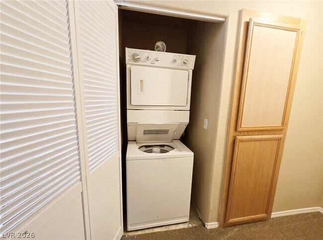 Building Photo - 4730 E Craig Rd