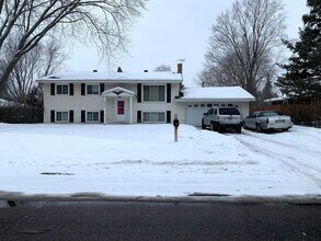 Building Photo - Beautiful four bedroom/two bathroom home: Available May 5th