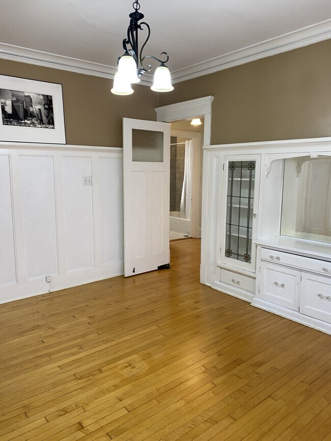 Building Photo - 3406 N Downer Ave