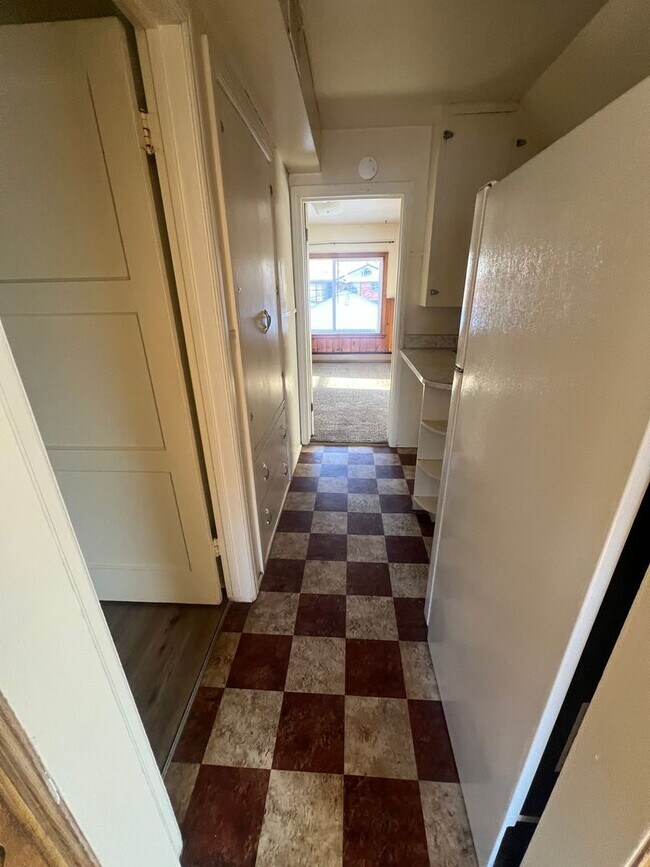 Building Photo - 1358 S 4th Ave